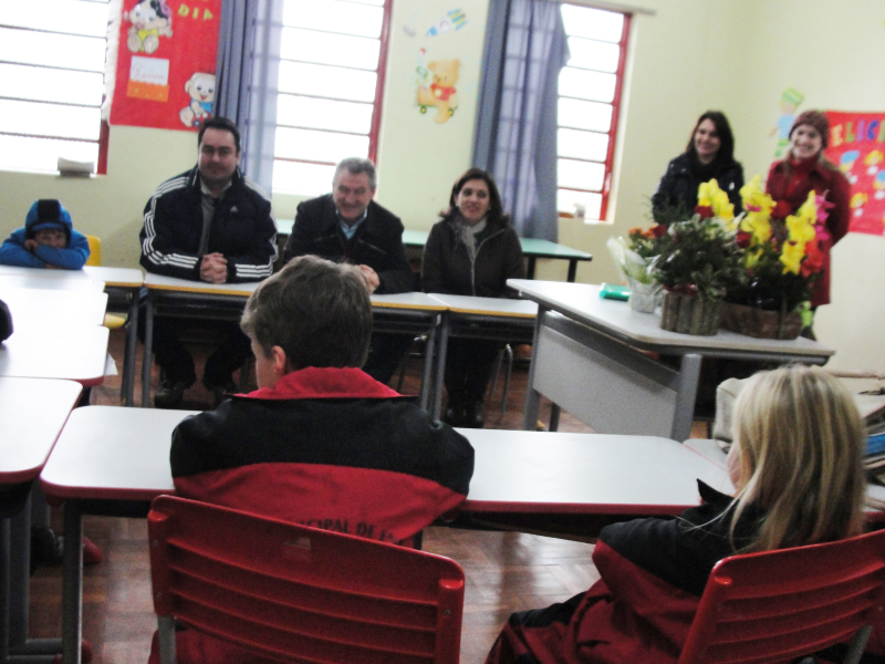 Prefeito, Vice e Secretários realizam visitas